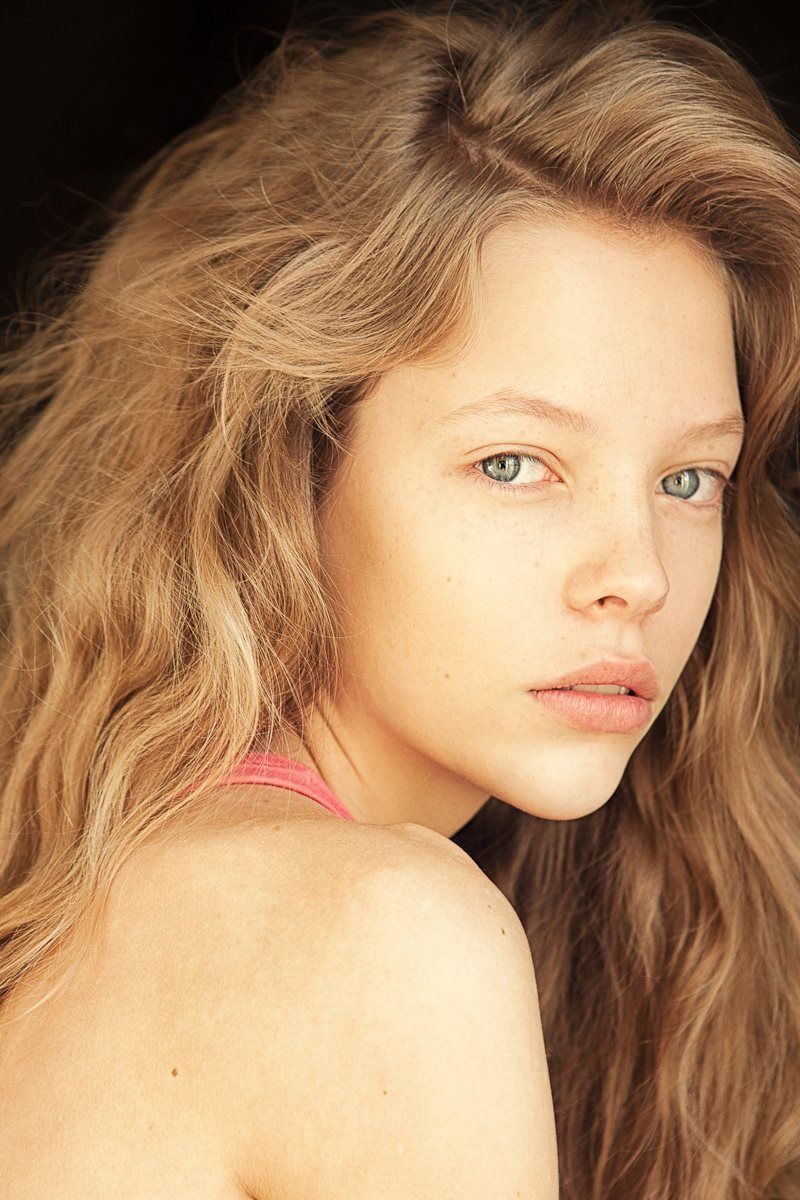 Model Mathilda Tolvanen