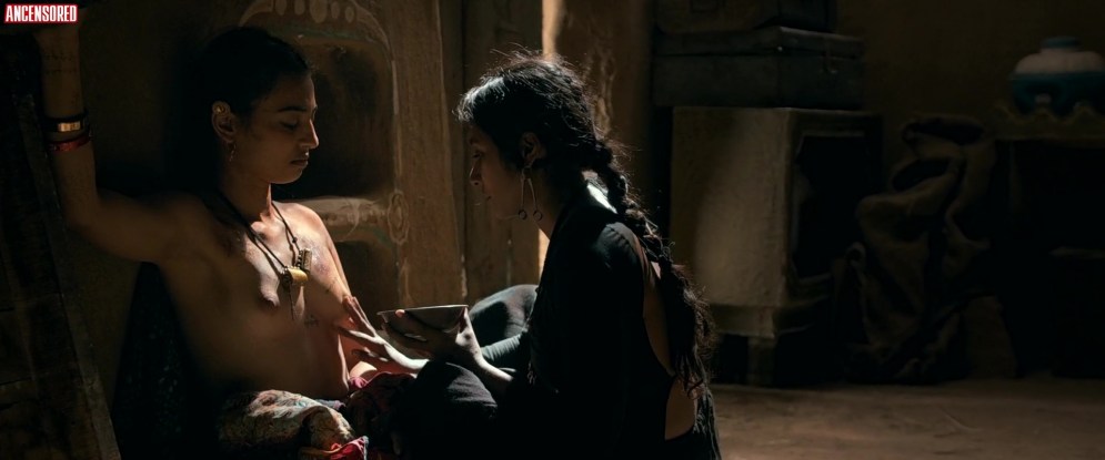 Radhika Apte Clouds Nude Sexy Girl Photo -gif