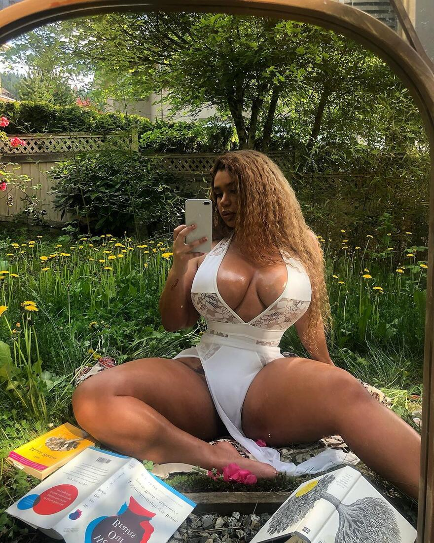 Karmela Habi naked