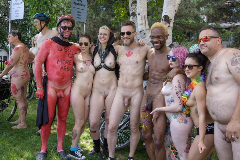 Naked women of different shapes